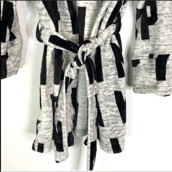 PINK Victoria’s Secret Gray & Black Cozy Robe Size XS/S - Picture 2 of 6